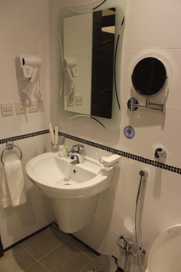 Arcadia Suites Hotel 2*